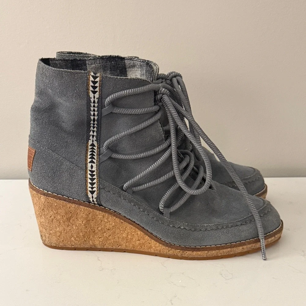 Pendleton Islegate Gray Wedge Suede Boots cute chic cork heel size 9 like new